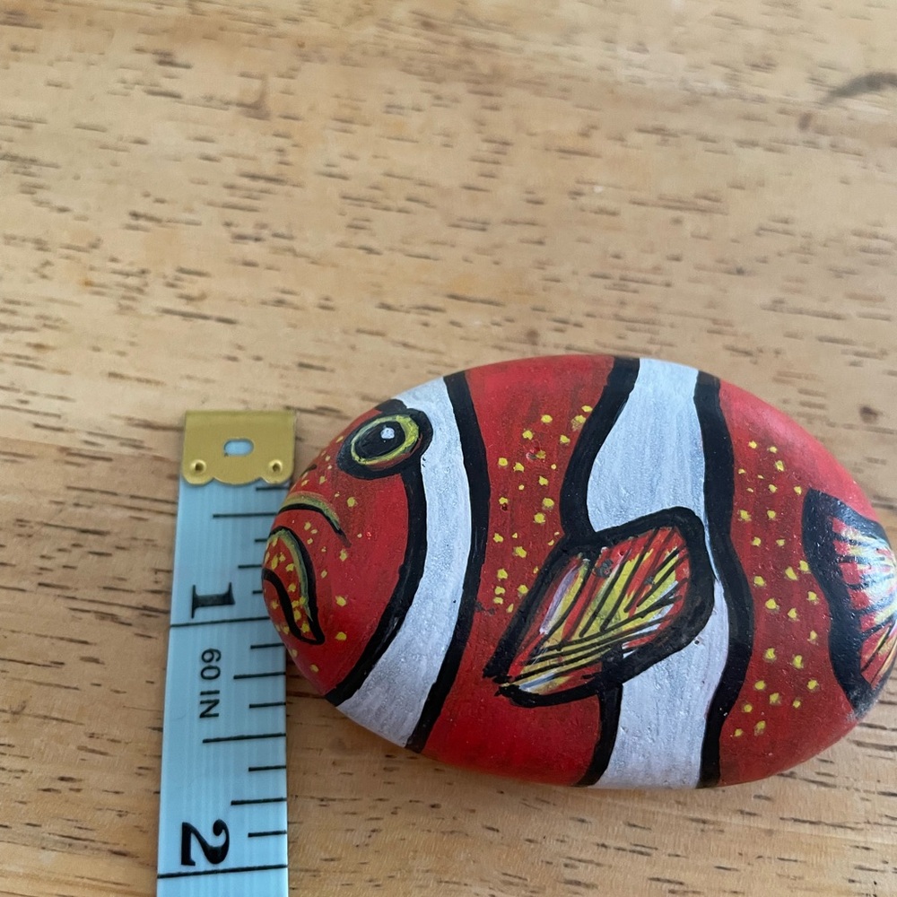Hand crafted painted clownfish rock orange white yellow black dotted 1.5x3 inch - Picture 8 of 9
